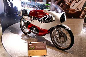 1969 年の 125cc チャンピオンマシン、KR-2